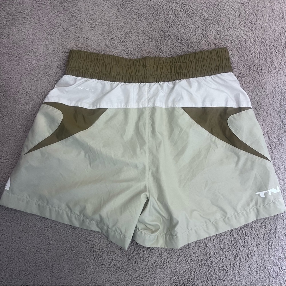 The North Face Women’s WindWall TNF X size Small Tan, White/Cream Running Shorts - Picture 7 of 10
